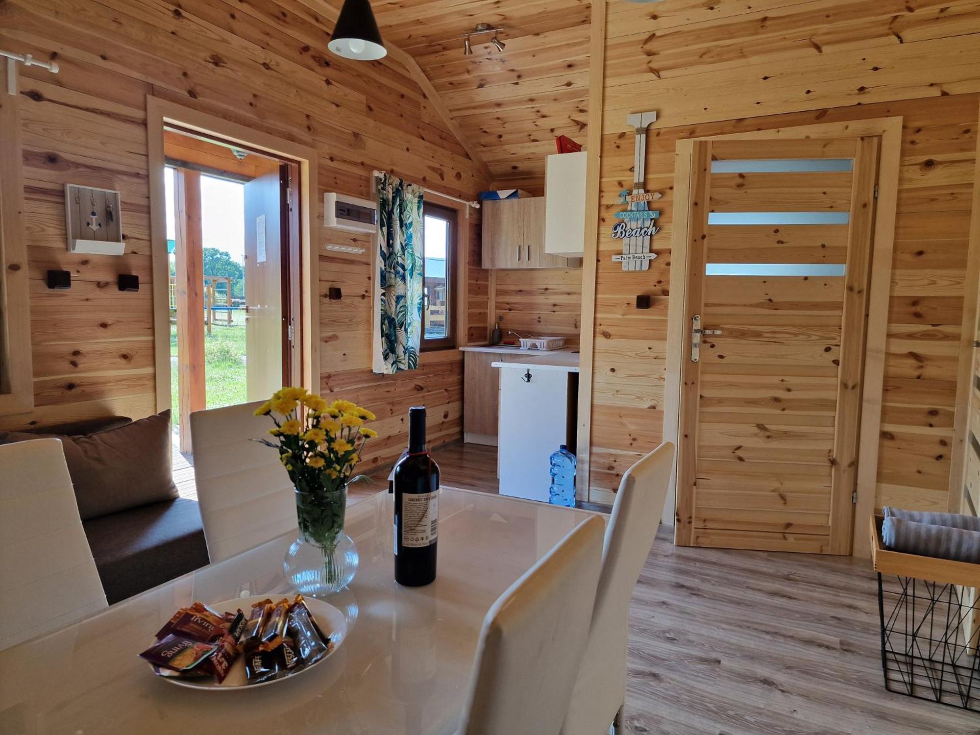 Ranczo Wodnica - Domki Letniskowe, Domki Na Wylacznosc Ustka Buitenkant foto